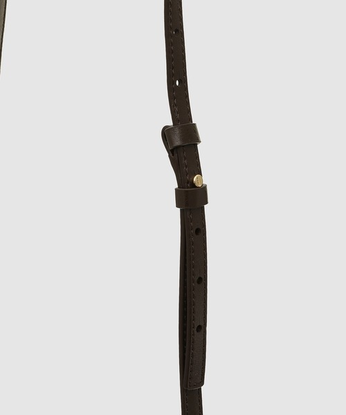GANNI(ガニー)の「Ganni Bou Bag Mini Crinkle Oleatex(ハンドバッグ・レディース・ダークオリーブ・ONE SIZE)」の3枚目の写真