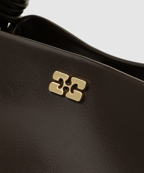 GANNI(ガニー)の「Ganni Bou Bag Mini Crinkle Oleatex(ハンドバッグ・レディース・ダークオリーブ・ONE SIZE)」の5枚目の写真