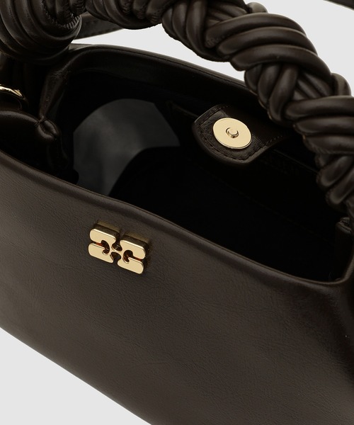 GANNI(ガニー)の「Ganni Bou Bag Mini Crinkle Oleatex(ハンドバッグ・レディース・ダークオリーブ・ONE SIZE)」の7枚目の写真
