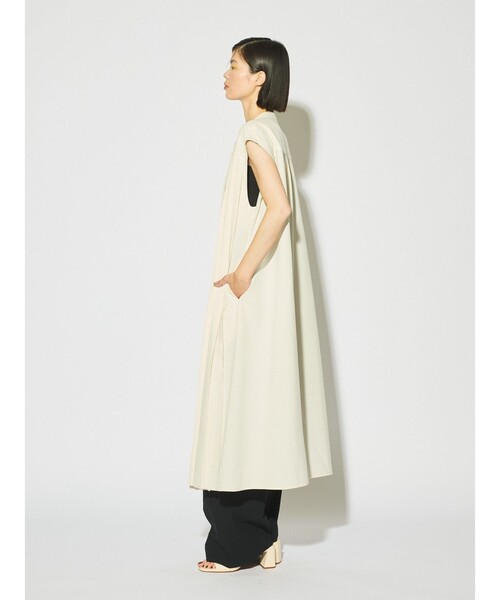 MIDIUMISOLID（ミディウミソリッド）の「MIDIUMISOLID for Ladies アシンメトリープリーツノースリーブワンピース（ワンピース・レディース・ライトグレー/ブラック/アイボリー・FREE）」の10枚目の写真