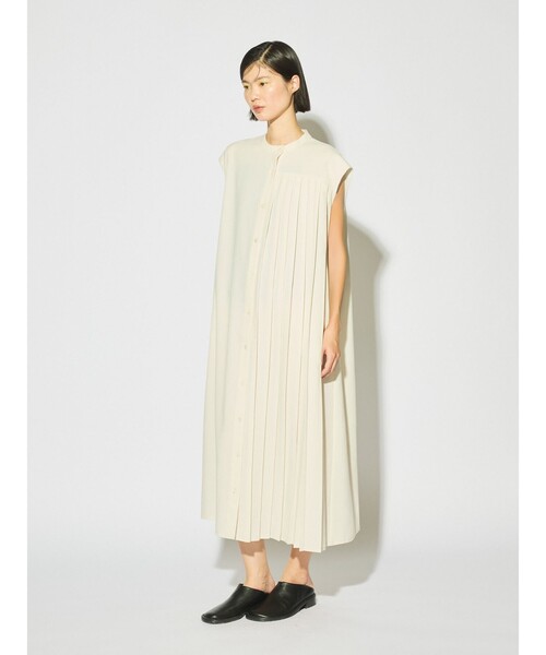 MIDIUMISOLID（ミディウミソリッド）の「MIDIUMISOLID for Ladies アシンメトリープリーツノースリーブワンピース（ワンピース・レディース・ライトグレー/ブラック/アイボリー・FREE）」の17枚目の写真