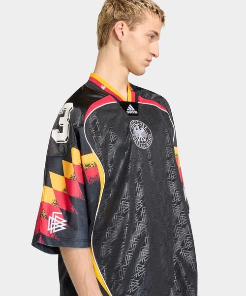 adidas(アディダス)の「ブリングバック リミックス ドイツ ジャージ / アディダスオリジナルス adidas Originals(Tシャツ/カットソー・メンズ・ブラック・X-SMALL/X-LARGE/SMALL/MEDIUM/LARGE/3XL/XX-LARGE)」の14枚目の写真