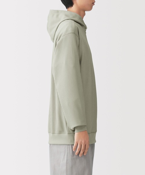 無印良品(ムジルシリョウヒン)の「紳士 UVカット乾きやすいワッフルプルパーカ(パーカー・メンズ・チャコールグレー/ブルー系/ブラック/ライトグレー・S/XL/L/M)」の12枚目の写真