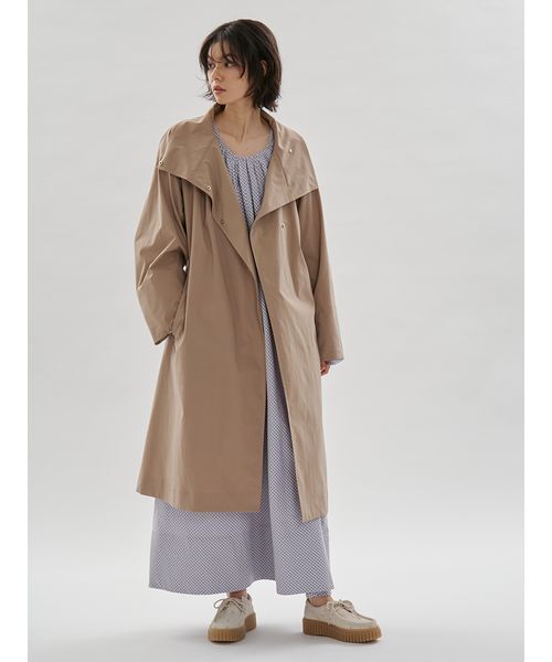 emmi（エミ）の「ボリュームスリーブロングコート/撥水（トレンチコート・レディース・ベージュ/オフホワイト・F）」の5枚目の写真