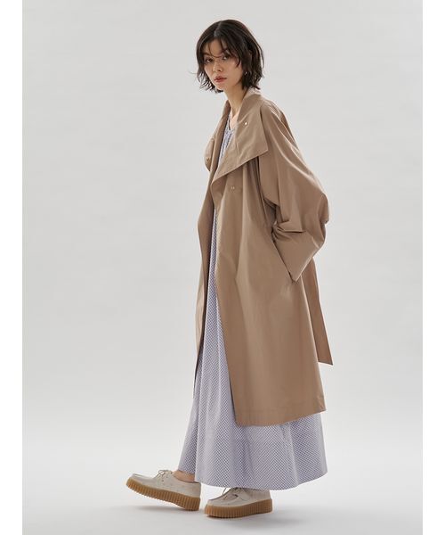 emmi（エミ）の「ボリュームスリーブロングコート/撥水（トレンチコート・レディース・ベージュ/オフホワイト・F）」の7枚目の写真