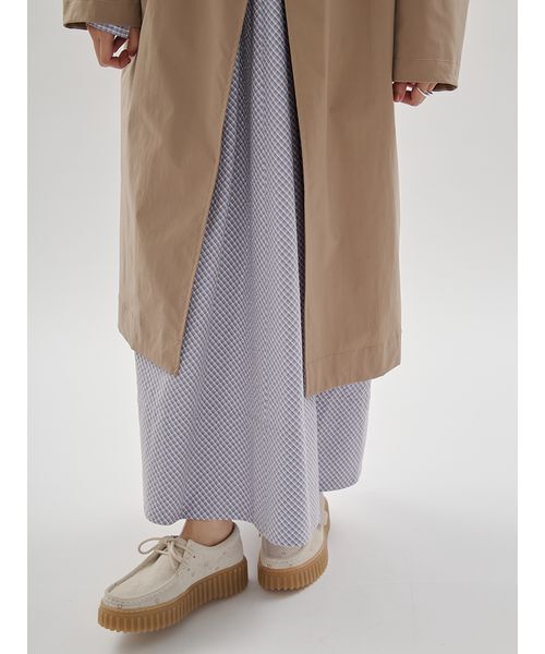 emmi（エミ）の「ボリュームスリーブロングコート/撥水（トレンチコート・レディース・ベージュ/オフホワイト・F）」の13枚目の写真