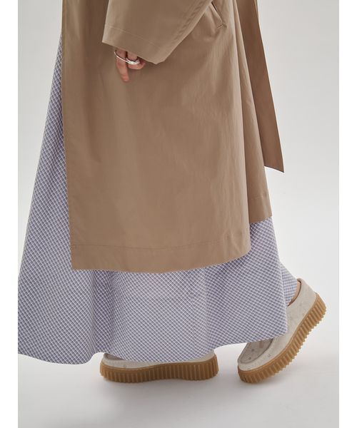 emmi（エミ）の「ボリュームスリーブロングコート/撥水（トレンチコート・レディース・ベージュ/オフホワイト・F）」の14枚目の写真