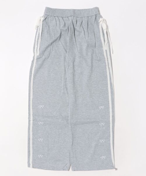 frunco（フランコ）の「【ZOZOTOWN限定】リボン刺繍サイドラインスウェットパンツ（その他パンツ・レディース・ダークグレー/ピンク/グレー・FREE）」の4枚目の写真