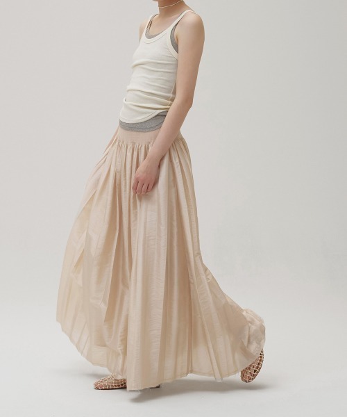 TODAYFUL（トゥデイフル）の「Silky Waist Shirring Skirt（スカート・レディース・サンドベージュ/ブラック・38inch/36inch）」の2枚目の写真