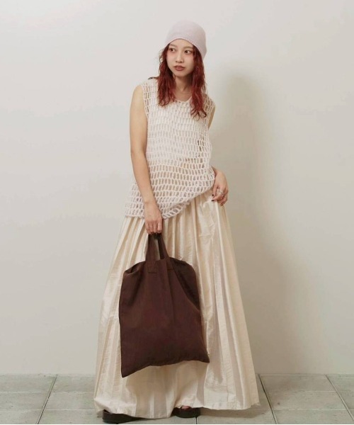 TODAYFUL（トゥデイフル）の「Silky Waist Shirring Skirt（スカート・レディース・サンドベージュ/ブラック・38inch/36inch）」の21枚目の写真