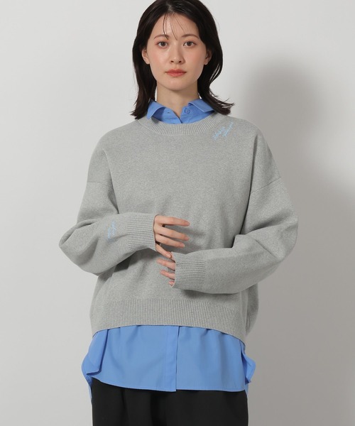 LAKOLE（ラコレ）の「ソフトコットン刺繍ロゴニット / 639737（ニット/セーター・レディース・グレー/クリアイエロー/ピンク/ネイビー・FREE）」の2枚目の写真