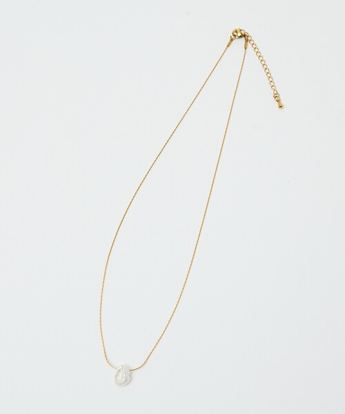 qualite（カリテ）の「【ステンレス】バロックパールチャームネックレス（ネックレス・レディース・シルバー/ゴールド・フリー）」の2枚目の写真