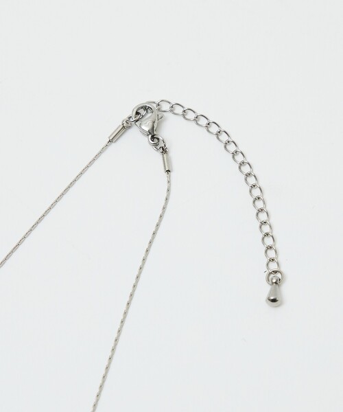 qualite（カリテ）の「【ステンレス】バロックパールチャームネックレス（ネックレス・レディース・シルバー/ゴールド・フリー）」の5枚目の写真