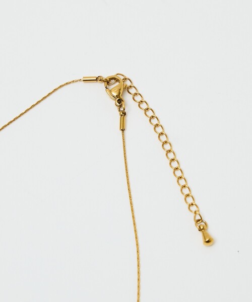 qualite（カリテ）の「【ステンレス】バロックパールチャームネックレス/天然素材/1点もの（ネックレス・レディース・シルバー/ゴールド・フリー）」の11枚目の写真