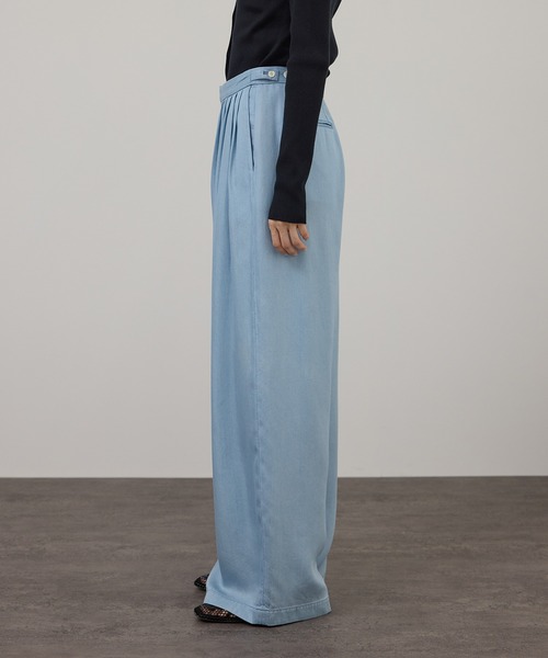 SALON adam et rope'(サロン アダム エ ロペ)の「デニムライクタックフォルムワイドパンツ / セットアップ対応(スラックス・レディース・ブルー系その他4/サックスブルー・M/S)」の8枚目の写真