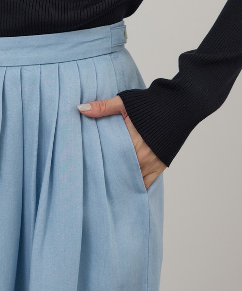 SALON adam et rope'(サロン アダム エ ロペ)の「デニムライクタックフォルムワイドパンツ / セットアップ対応(スラックス・レディース・ブルー系その他4/サックスブルー・M/S)」の10枚目の写真