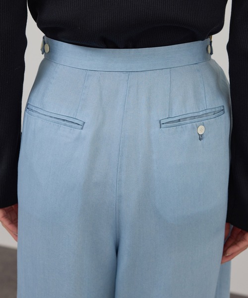 SALON adam et rope'(サロン アダム エ ロペ)の「デニムライクタックフォルムワイドパンツ / セットアップ対応(スラックス・レディース・ブルー系その他4/サックスブルー・M/S)」の12枚目の写真