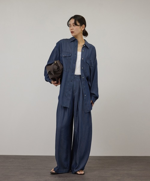 SALON adam et rope'(サロン アダム エ ロペ)の「デニムライクタックフォルムワイドパンツ / セットアップ対応(スラックス・レディース・ブルー系その他4/サックスブルー・M/S)」の16枚目の写真