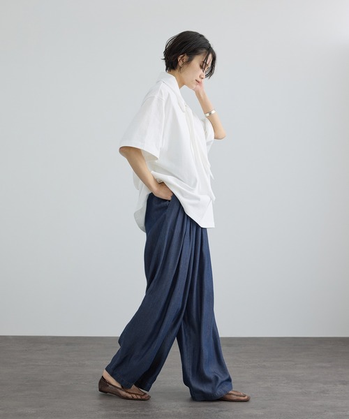 SALON adam et rope'（サロン アダム エ ロペ）の「デニムライクタックフォルムワイドパンツ / セットアップ対応（その他パンツ・レディース・ブルー系その他4/サックスブルー・M/S）」の6枚目の写真