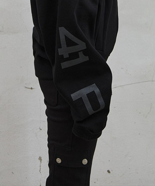 41PRAY（サイルプレイ）の「Midnight Horse Zip-up Hoodie /  Black（パーカー・レディース・ブラック・OS）」の6枚目の写真