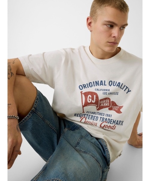 GUESS JEANS(ゲスジーンズ)の「GUESS JEANS OS Printed Tee Tシャツ(Tシャツ/カットソー・メンズ・ホワイト/ブラック・MEDIUM/X-LARGE/XX-LARGE/SMALL/LARGE)」の4枚目の写真