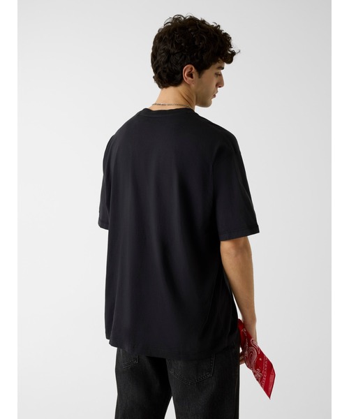 GUESS JEANS(ゲスジーンズ)の「GUESS JEANS OS Printed Tee Tシャツ(Tシャツ/カットソー・メンズ・ホワイト/ブラック・MEDIUM/X-LARGE/XX-LARGE/SMALL/LARGE)」の7枚目の写真