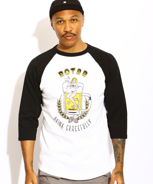 ROTAR(ローター)の「DRINK GRACEFULLY Raglan Tee(Tシャツ/カットソー・メンズ・ホワイト×ブラック/グレー系その他・SMALL/MEDIUM/LARGE/X-LARGE)」の2枚目の写真