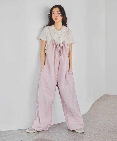 niko and...（ニコアンド）の「モンスターギャザーサロペット（サロペット/オーバーオール・レディース・カーキ/チャコール/ピンク・FREE）」の4枚目の写真