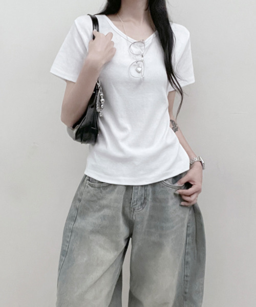 VIVID LADY(ビビッドレディー)の「Uネック 半袖Tシャツ(Tシャツ/カットソー・レディース・ネイビー/ベージュ/カーキ/ブラック/アイボリー/グレー・FREE)」の11枚目の写真