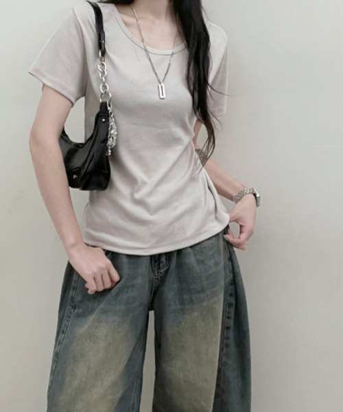 VIVID LADY(ビビッドレディー)の「Uネック 半袖Tシャツ(Tシャツ/カットソー・レディース・ネイビー/ベージュ/カーキ/ブラック/アイボリー/グレー・FREE)」の15枚目の写真