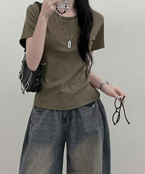 VIVID LADY(ビビッドレディー)の「Uネック 半袖Tシャツ(Tシャツ/カットソー・レディース・ネイビー/ベージュ/カーキ/ブラック/アイボリー/グレー・FREE)」の21枚目の写真