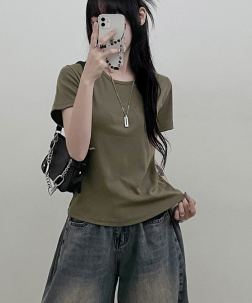 VIVID LADY(ビビッドレディー)の「Uネック 半袖Tシャツ(Tシャツ/カットソー・レディース・ネイビー/ベージュ/カーキ/ブラック/アイボリー/グレー・FREE)」の22枚目の写真