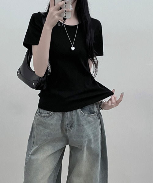 VIVID LADY(ビビッドレディー)の「Uネック 半袖Tシャツ(Tシャツ/カットソー・レディース・ネイビー/ベージュ/カーキ/ブラック/アイボリー/グレー・FREE)」の7枚目の写真