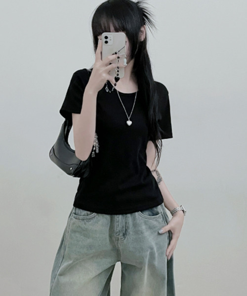 VIVID LADY(ビビッドレディー)の「Uネック 半袖Tシャツ(Tシャツ/カットソー・レディース・ネイビー/ベージュ/カーキ/ブラック/アイボリー/グレー・FREE)」の8枚目の写真