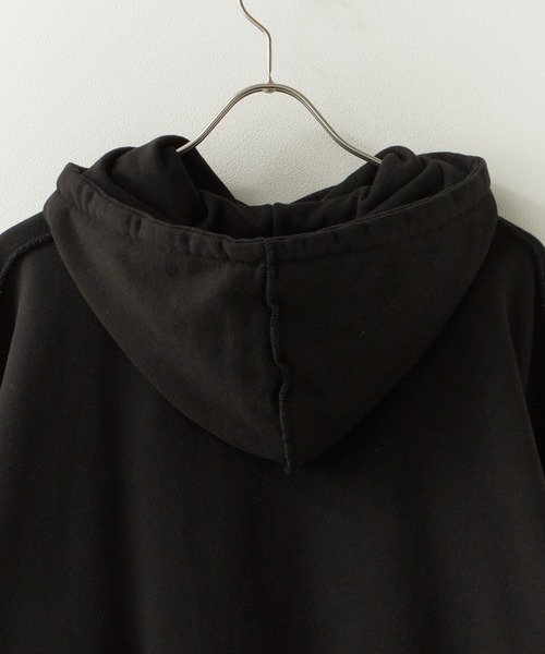 Chick(チック)の「Cotton Pile College Logo Cropped Hoodie / コットン パイル地 カレッジロゴ クロップドフーディ スウェット トレーナー 秋 秋服 2026年秋冬(パーカー・レディース・ホワイト/ブラック/パープル・FREE)」の13枚目の写真