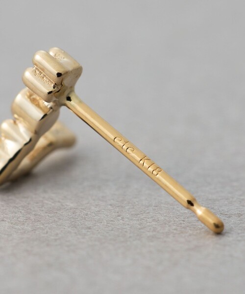 ete（エテ）の「[ゾディアック] K10YG ダイヤモンド ピアス /うお座（ピアス（片耳用）・レディース・イエローゴールド・FREE）」の4枚目の写真