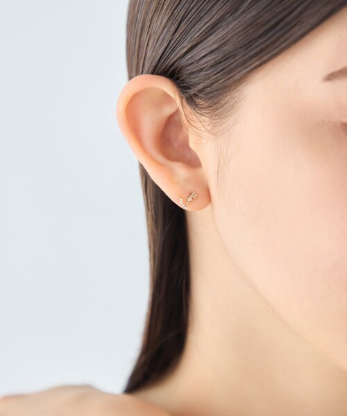 ete（エテ）の「[ゾディアック] K10YG ダイヤモンド ピアス /うお座（ピアス（片耳用）・レディース・イエローゴールド・FREE）」の2枚目の写真