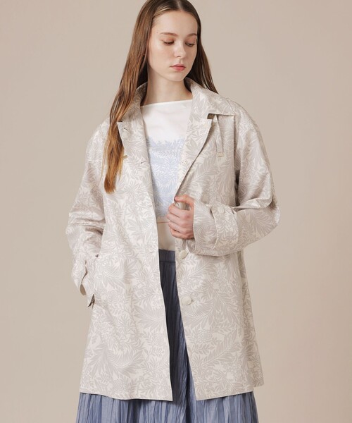 MACKINTOSH LONDON(マッキントッシュ ロンドン)の「【eclat5月号掲載】レインタフタプリントコート(その他アウター・レディース・ベージュ/ライトブルー・38)」の2枚目の写真