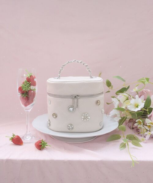 MAJESTIC LEGON(マジェスティックレゴン)の「デコビジューバニティバッグ(ショルダーバッグ・レディース・ピンク/ブラック/アイボリー・FREE)」の7枚目の写真