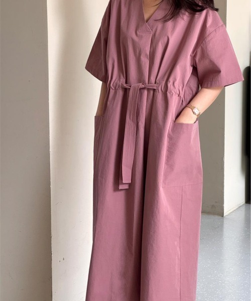 AMAJI(アマジ)の「【大人上品】Vネック ドロスト ロングワンピース / 半袖 / ウエストマーク / 痩せ見え / 美シルエット / 2026 SS / 春夏服(ワンピース・レディース・ネイビー/イエロー/ピンク・FREE)」の1枚目の写真