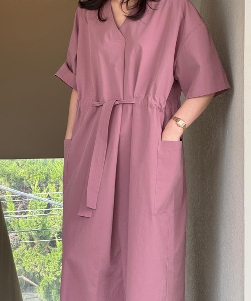 AMAJI(アマジ)の「【大人上品】Vネック ドロスト ロングワンピース / 半袖 / ウエストマーク / 痩せ見え / 美シルエット / 2026 SS / 春夏服(ワンピース・レディース・ネイビー/イエロー/ピンク・FREE)」の12枚目の写真