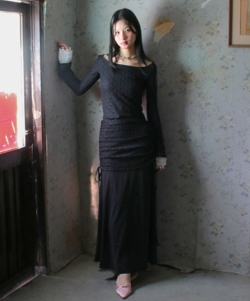 RUBATI(ルバティ)の「アリナアンティークレースシャーリングマキシスカート_ブラック(スカート・レディース・その他・1/2)」の3枚目の写真