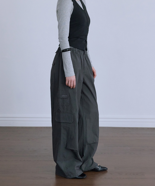 AFTERHOURS(アフターアワーズ)の「WASHED COTTON CARGO PANTS (CHARCOAL)(その他パンツ・レディース・チャコール・FREE)」の1枚目の写真