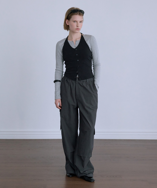 AFTERHOURS(アフターアワーズ)の「WASHED COTTON CARGO PANTS (CHARCOAL)(その他パンツ・レディース・チャコール・FREE)」の2枚目の写真