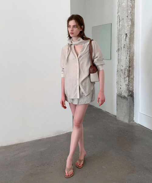 VASCARA(バスカラ)の「Sheer Scarf Blouse (2colors)(シャツ/ブラウス・レディース・ベージュ/ホワイト・FREE)」の3枚目の写真