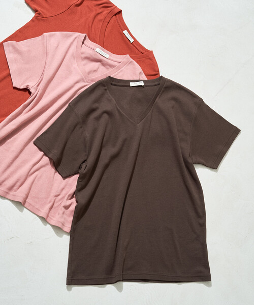 FREAK'S STORE(フリークスストア)の「限定展開 <抗菌防臭・接触冷感>MINT(ミント) Vネック 半袖 Tシャツ(Tシャツ/カットソー・レディース・ピンク/ブラウン/オレンジ/サックスブルー/オリーブ/ブラック/オフホワイト・LARGE/MEDIUM/SMALL)」の3枚目の写真