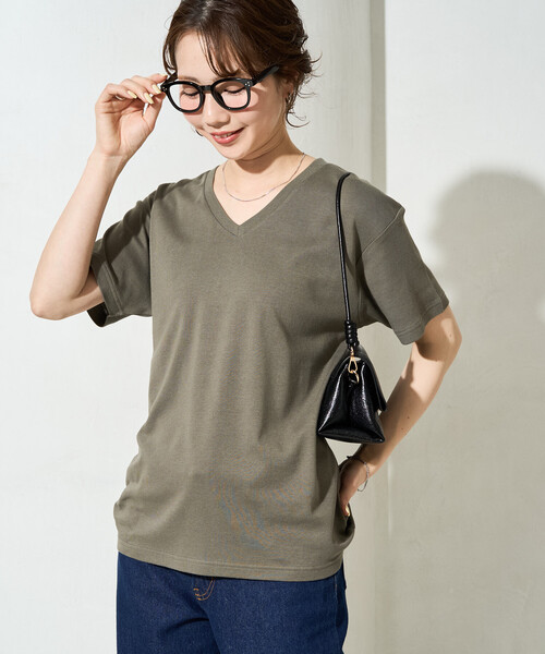 FREAK'S STORE(フリークスストア)の「限定展開 <抗菌防臭・接触冷感>MINT(ミント) Vネック 半袖 Tシャツ(Tシャツ/カットソー・レディース・ピンク/ブラウン/オレンジ/サックスブルー/オリーブ/ブラック/オフホワイト・LARGE/MEDIUM/SMALL)」の4枚目の写真