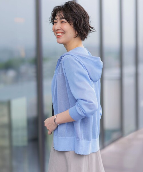 J.PRESS Ladies(J.プレス レディス)の「【WEB限定カラーあり】SHEER LIGHT KNIT パーカー(パーカー・レディース・ネイビー系/ホワイト系/スカイブルー系/ブラック系/ベージュ系・SMALL)」の16枚目の写真