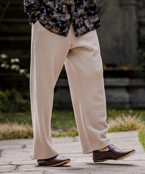 CAMBIO(カンビオ)の「mp15107-Brushed Waffle Wide Straight Pants ワッフルワイドストレートパンツ(A71526cmb)(その他パンツ・メンズ・キナリ/ブラック/チャコール・S/L/M)」の2枚目の写真