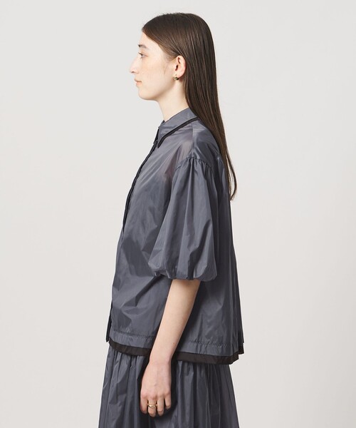 UNITED ARROWS(ユナイテッドアローズ)の「シアー タフタ ブラウス ‐はっ水 ウォッシャブル‐(シャツ/ブラウス・レディース・ライトブルー/ダークブラウン・FREE)」の7枚目の写真